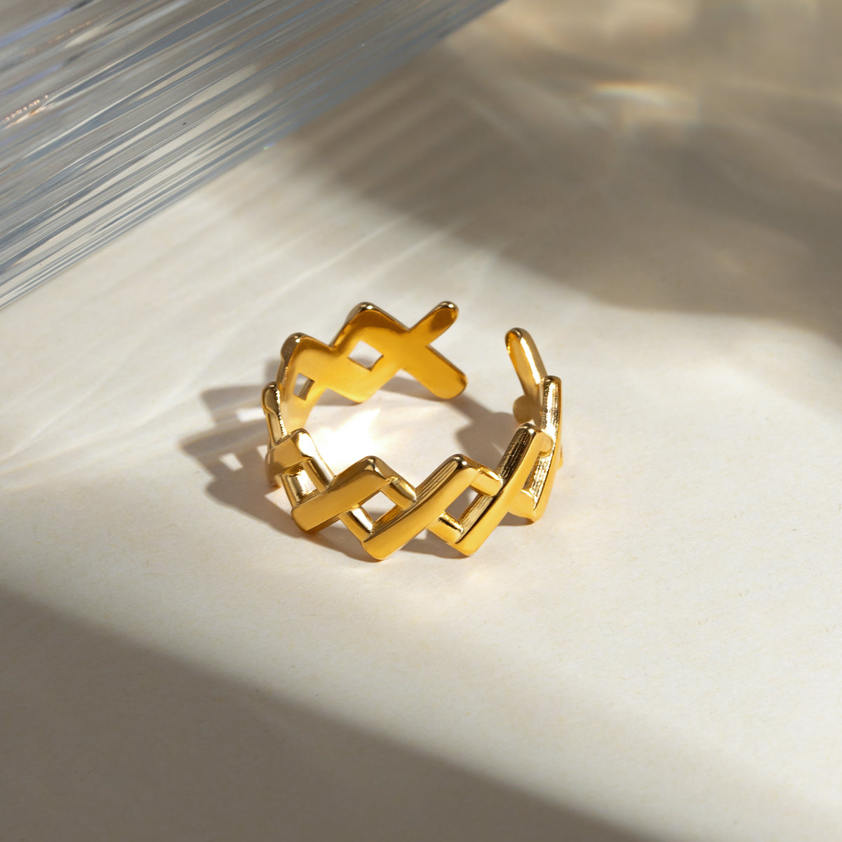 Intersecting ZigZag Fashion Ring