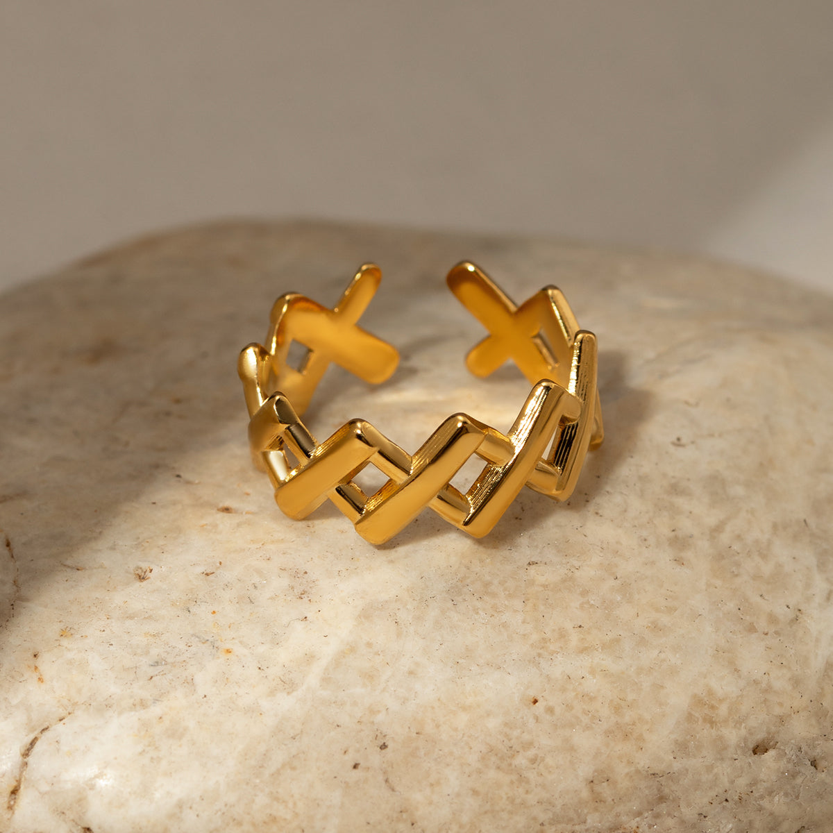 Intersecting ZigZag Fashion Ring