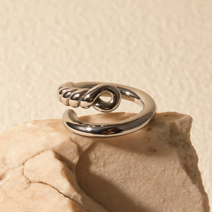 Balloned Knot Fashion Ring