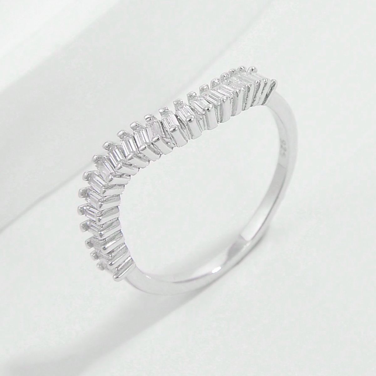 Serpentine Inlaid Fashion Ring