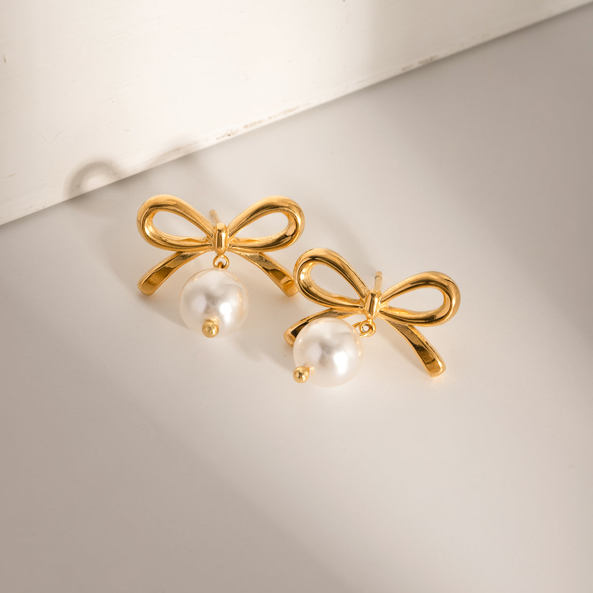 Bow Pearl Fashion Earrings